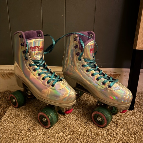 Iridescent Impala Roller Skates - Picture 2 of 9